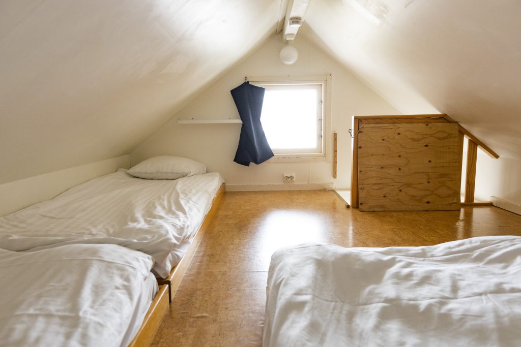 Sovrummet i Sjöbodstugan.