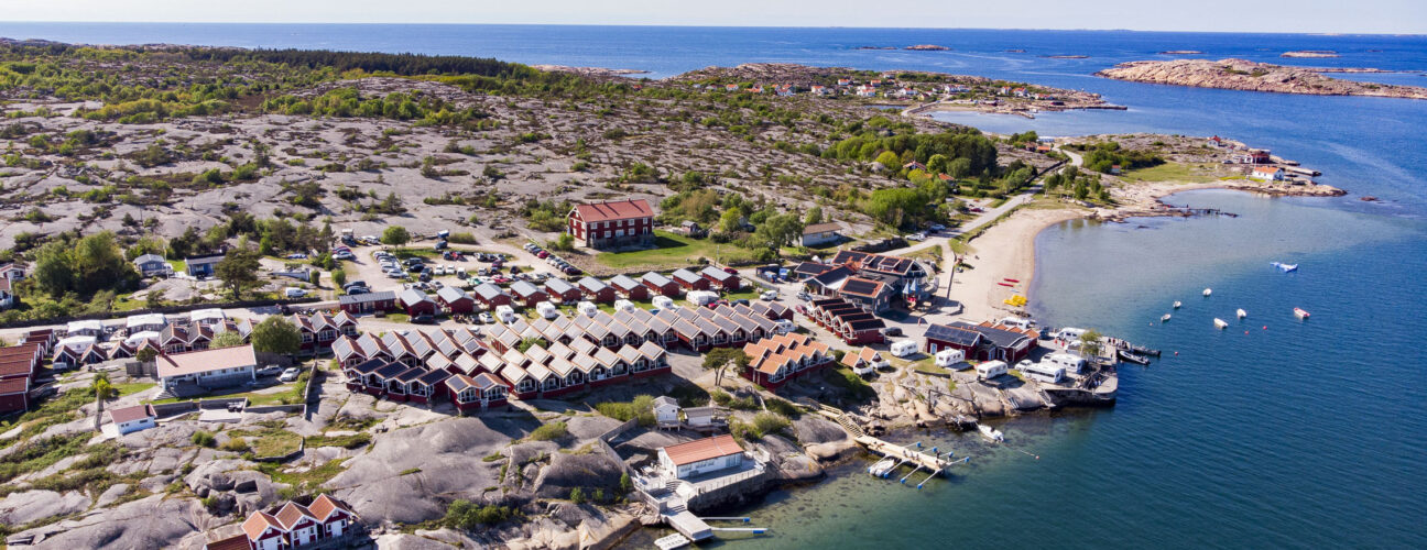 Ramsvik Stugby & Camping, precis vid havet i den Bohuslänska skärgården.